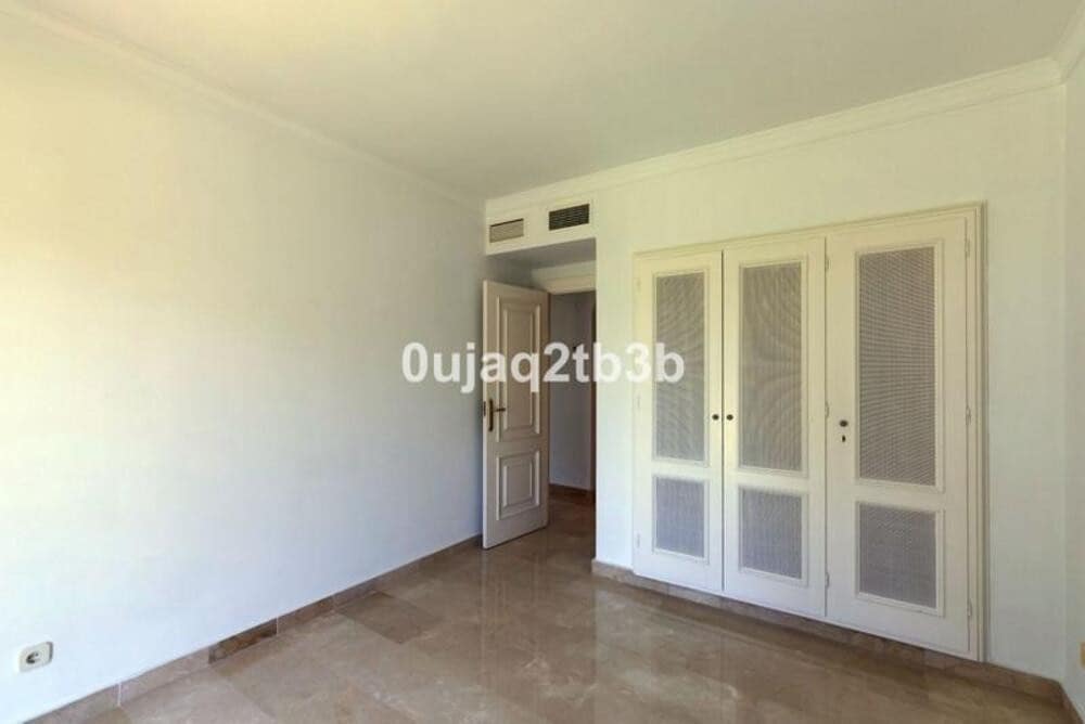 3 soverom Hus til salgs i Marbella med svømmebasseng garasje - € 750 000 (Ref: 9945023)