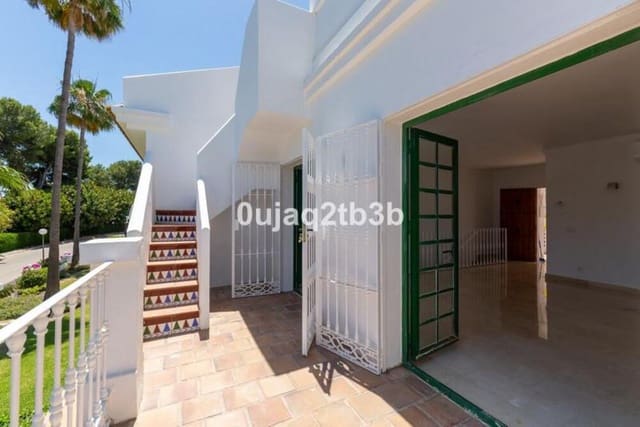 3 soverom Hus til salgs i Aloha Golf, Marbella med svømmebasseng garasje - € 750 000 (Ref: 9945023)