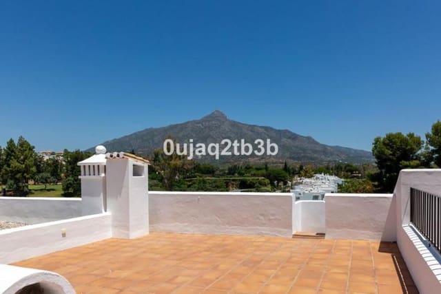 3 soverom Hus til salgs i Aloha Golf, Marbella med svømmebasseng garasje - € 750 000 (Ref: 9945023)