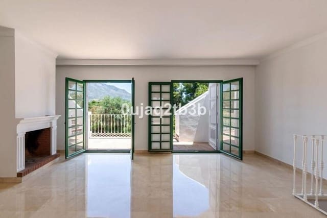3 soverom Hus til salgs i Aloha Golf, Marbella med svømmebasseng garasje - € 750 000 (Ref: 9945023)