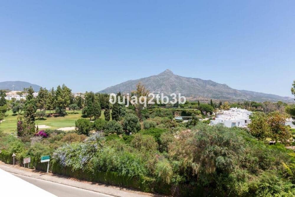 3 soverom Hus til salgs i Marbella med svømmebasseng garasje - € 750 000 (Ref: 9945023)