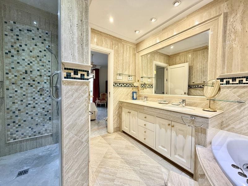 2 sypialnia Apartament do wynajęcia w Marbella z basenem garażem - 4 000 € (Ref: 9945025)
