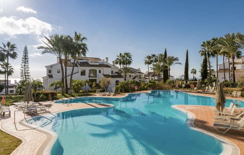 2 sypialnia Apartament do wynajęcia w Marbella z basenem garażem - 4 000 € (Ref: 9945025)