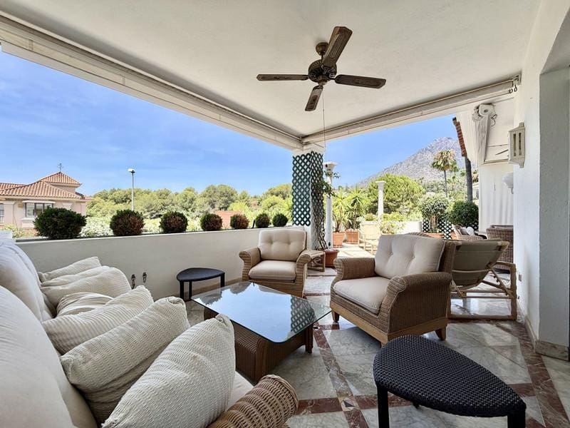 2 sypialnia Apartament do wynajęcia w Marbella z basenem garażem - 4 000 € (Ref: 9945025)