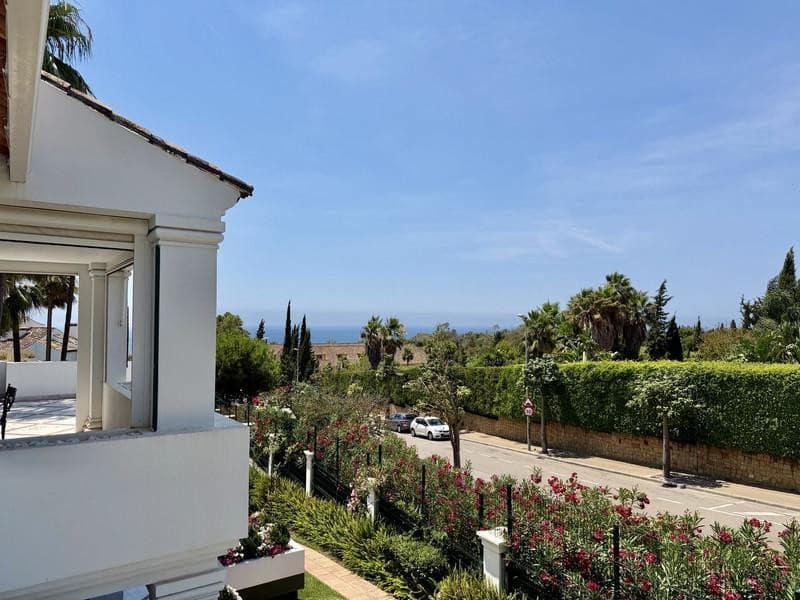 2 sypialnia Apartament do wynajęcia w Marbella z basenem garażem - 4 000 € (Ref: 9945025)