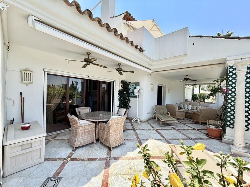 2 sypialnia Apartament do wynajęcia w Marbella z basenem garażem - 4 000 € (Ref: 9945025)