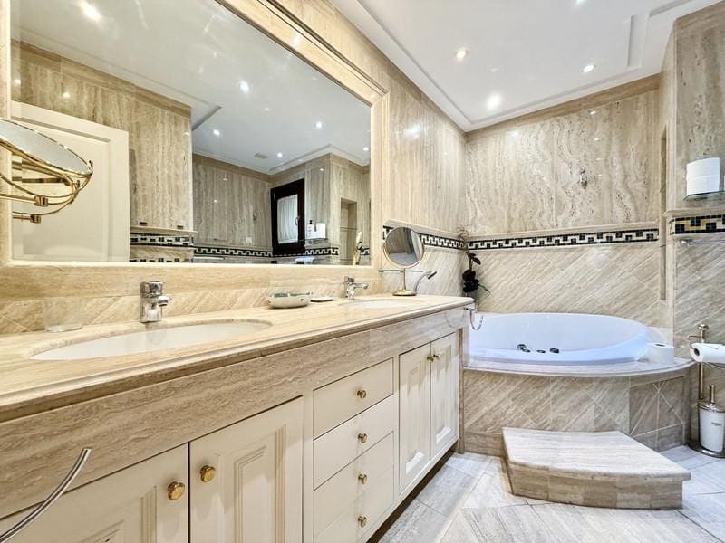 2 sypialnia Apartament do wynajęcia w Marbella z basenem garażem - 4 000 € (Ref: 9945025)