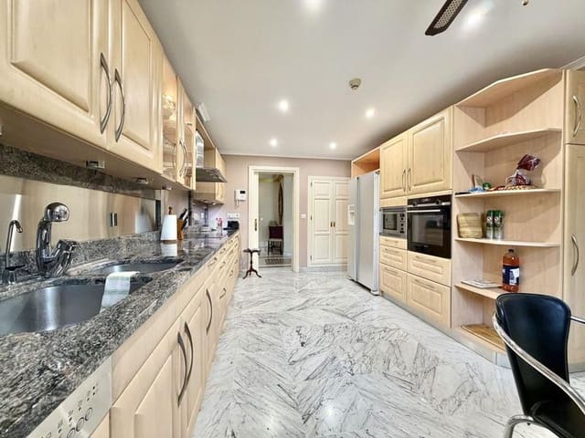 2 sypialnia Apartament do wynajęcia w Sierra Blanca, Marbella z basenem garażem - 4 000 € (Ref: 9945025)
