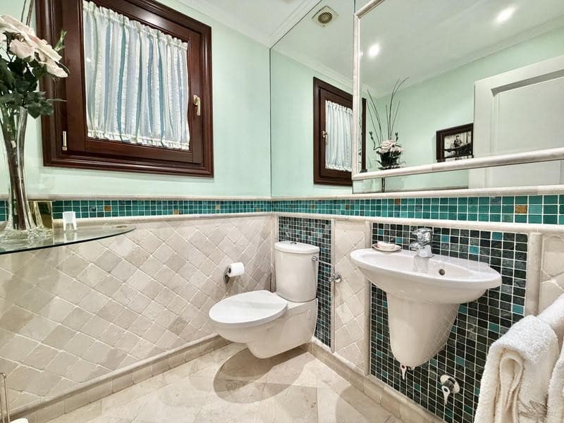 2 sypialnia Apartament do wynajęcia w Marbella z basenem garażem - 4 000 € (Ref: 9945025)
