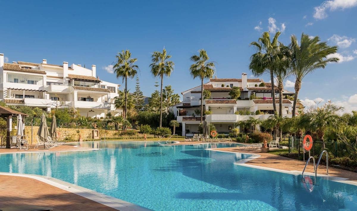 2 sypialnia Apartament do wynajęcia w Marbella z basenem garażem - 4 000 € (Ref: 9945025)