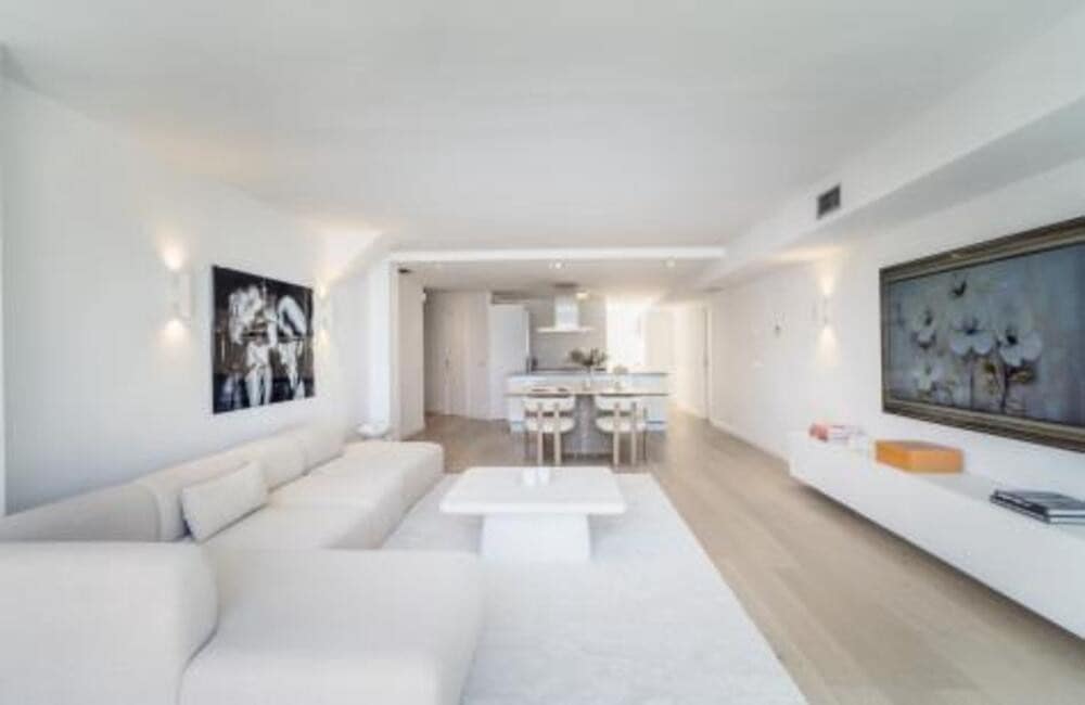 2 quarto Apartamento para arrendar em Puerto Banus - 5 000 € (Ref: 9945027)