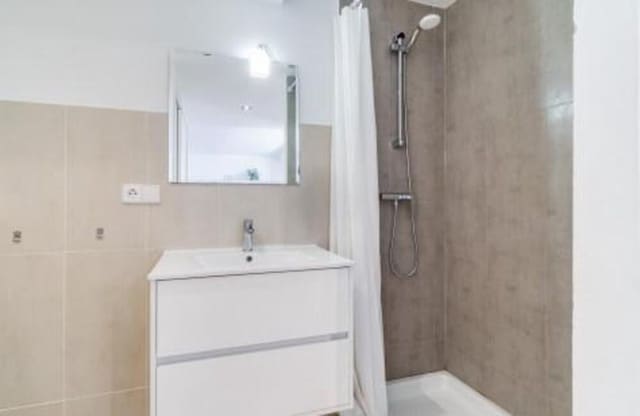 2 quarto Apartamento para arrendar em Puerto Banus, Marbella - 5 000 € (Ref: 9945027)