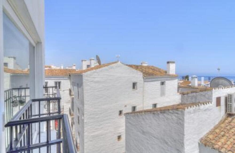 2 quarto Apartamento para arrendar em Puerto Banus - 5 000 € (Ref: 9945027)
