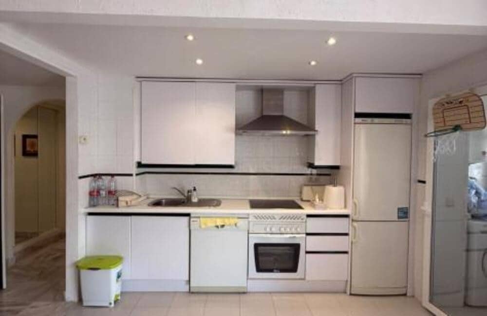 2 soveværelse Lejlighed til salg i Marbella med swimmingpool garage - € 380.000 (Ref: 9945028)