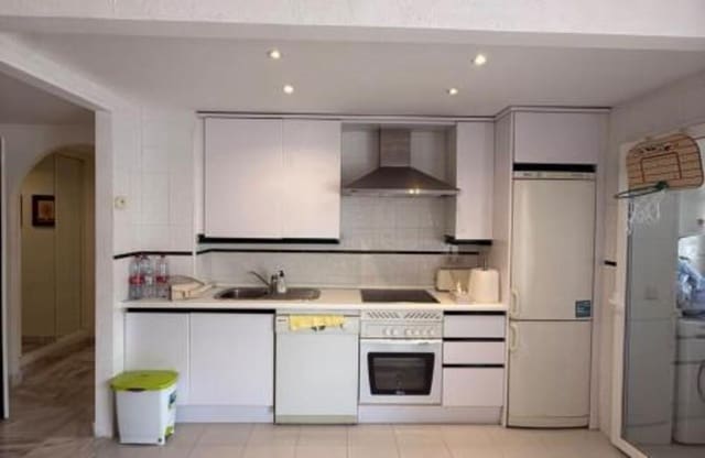 2 soveværelse Lejlighed til salg i La Dama de Noche - La Alzambra, Marbella med swimmingpool garage - € 380.000 (Ref: 9945028)