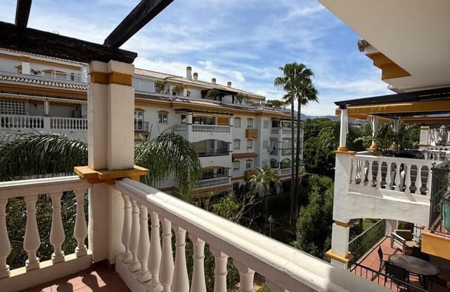 2 soveværelse Lejlighed til salg i La Dama de Noche - La Alzambra, Marbella med swimmingpool garage - € 380.000 (Ref: 9945028)