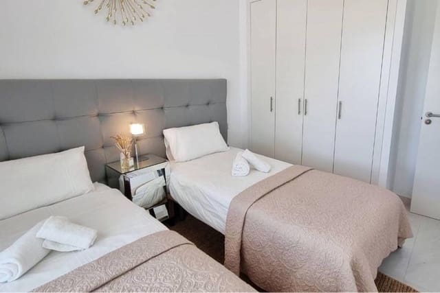 2 soverom Penthouse til leie i Bel-Air, Estepona med svømmebasseng garasje - € 2 800 (Ref: 9950909)