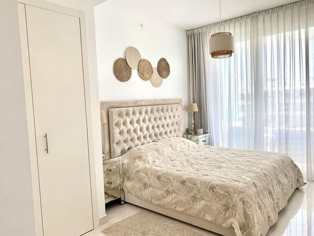 2 soverom Penthouse til leie i Bel-Air, Estepona med svømmebasseng garasje - € 2 800 (Ref: 9950909)