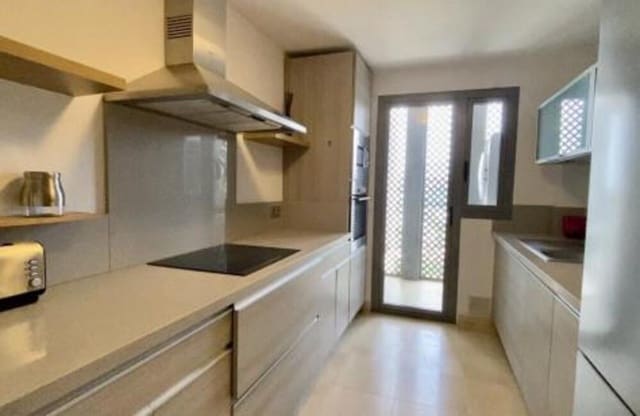 2 Zimmer Apartment zu vermieten in Los Flamingos, Benahavís mit Pool Garage - 2.000 € (Ref: 9950911)