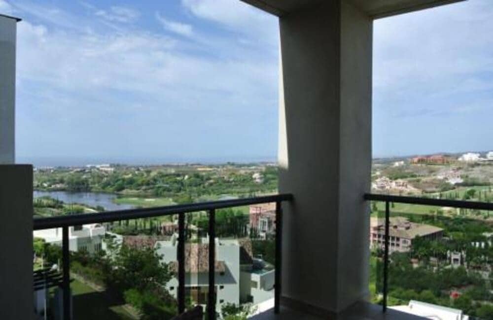 2 Zimmer Apartment zu vermieten in Los Flamingos mit Pool Garage - 2.000 € (Ref: 9950911)