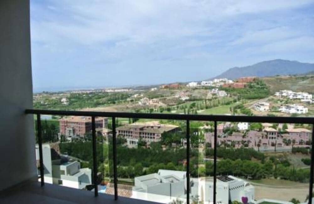 2 Zimmer Apartment zu vermieten in Los Flamingos mit Pool Garage - 2.000 € (Ref: 9950911)