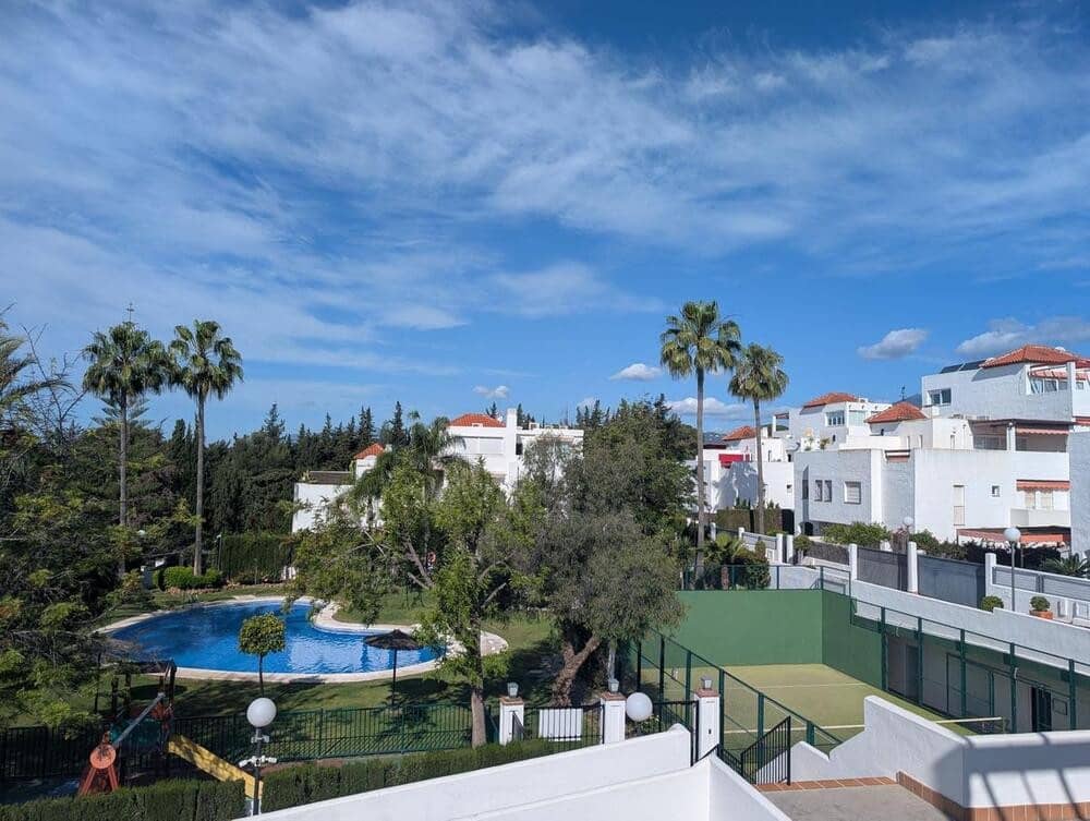 3 makuuhuone Omakotitalo vuokrattavana paikassa Marbella mukana 
autotalli - 3 500 € (Ref: 9953639)