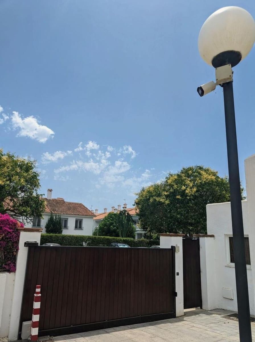 3 makuuhuone Omakotitalo vuokrattavana paikassa Marbella mukana 
autotalli - 3 500 € (Ref: 9953639)