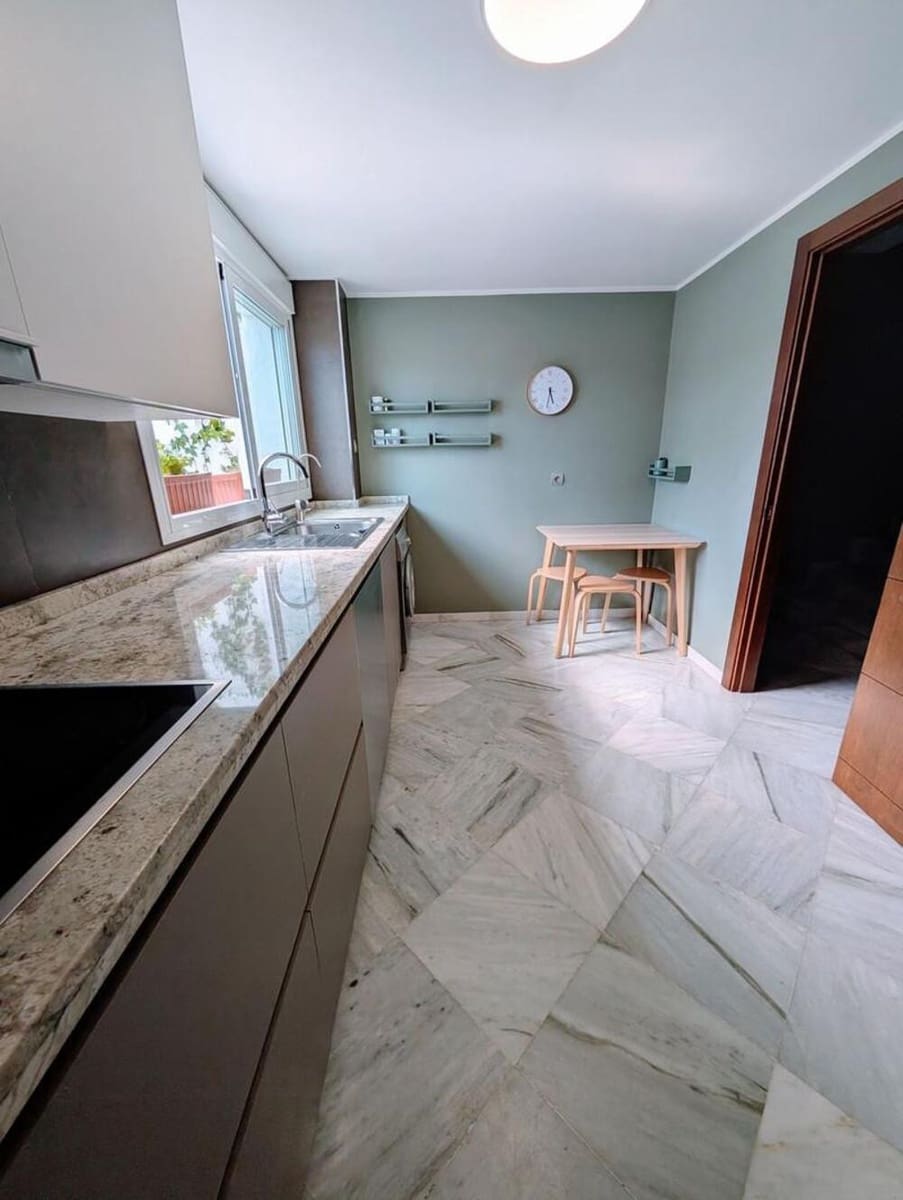 3 makuuhuone Omakotitalo vuokrattavana paikassa Marbella mukana 
autotalli - 3 500 € (Ref: 9953639)