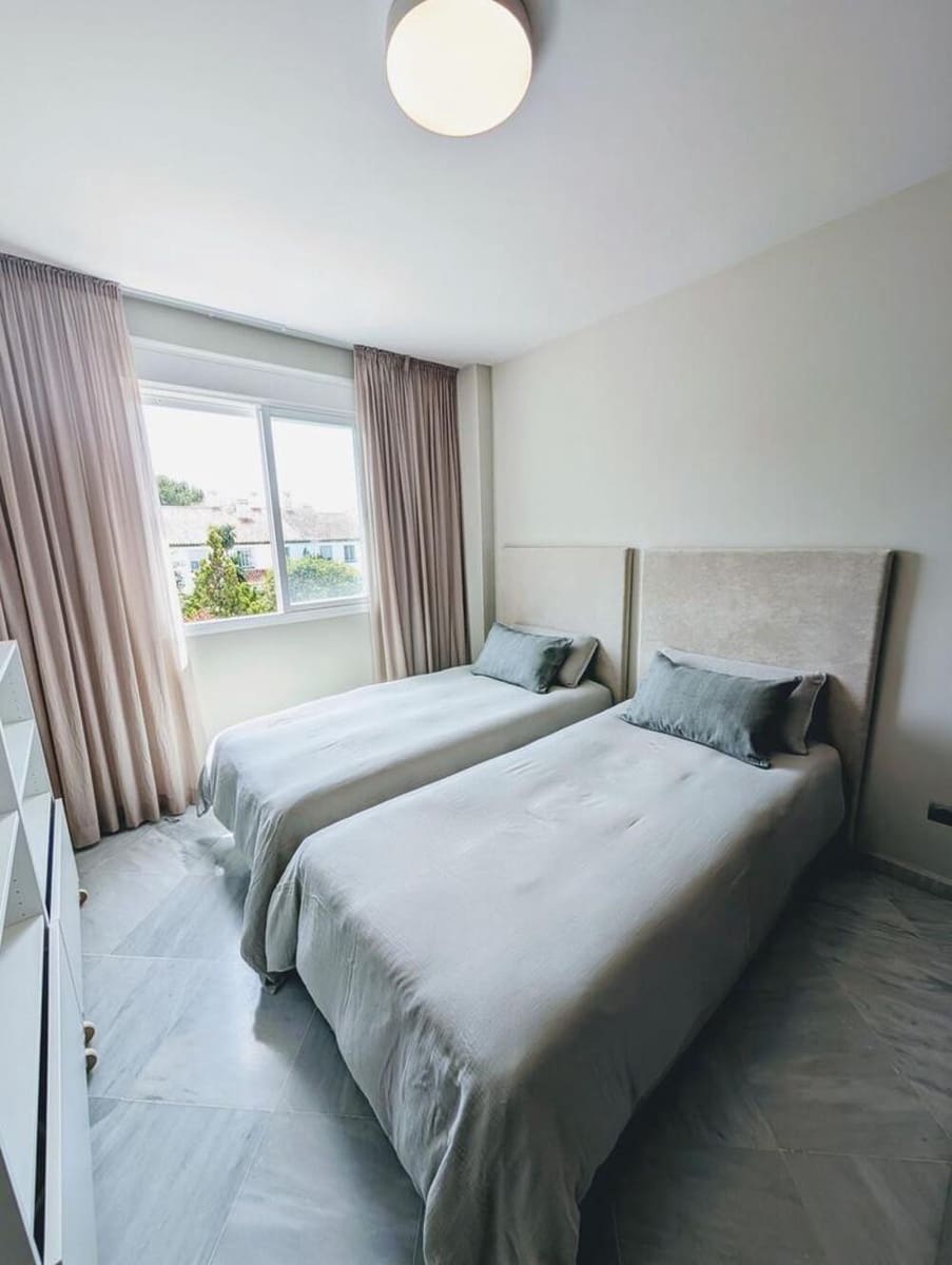 3 makuuhuone Omakotitalo vuokrattavana paikassa Marbella mukana 
autotalli - 3 500 € (Ref: 9953639)