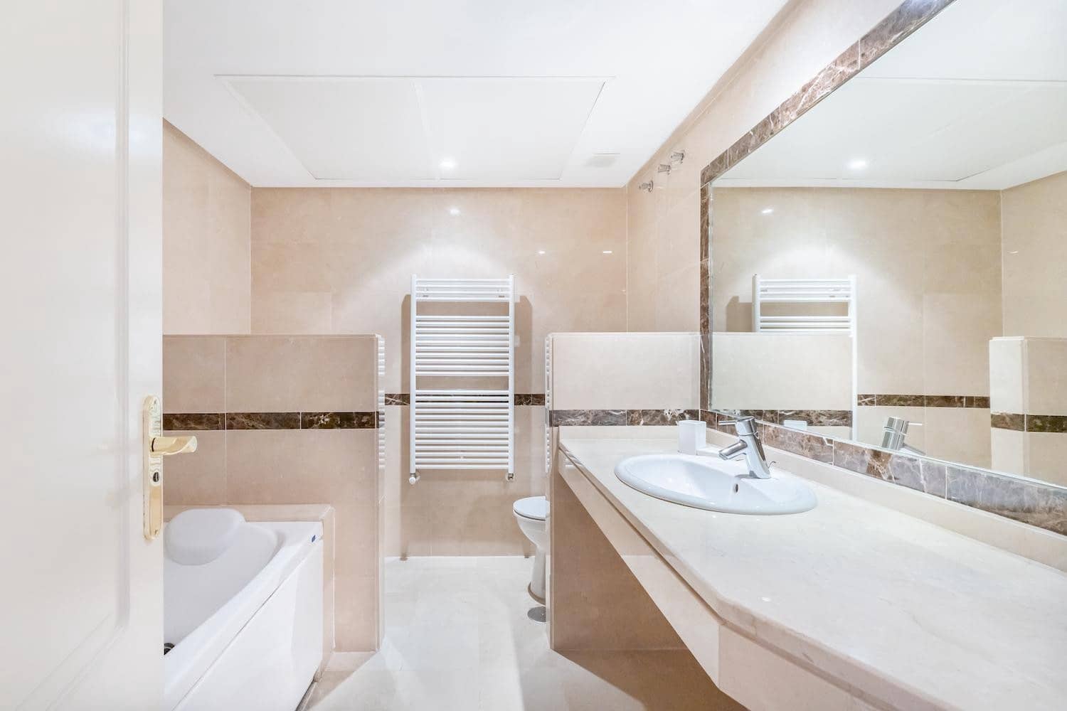 1 chambre Appartement à vendre à Marbella avec piscine garage - 450 000 € (Ref: 9954667)