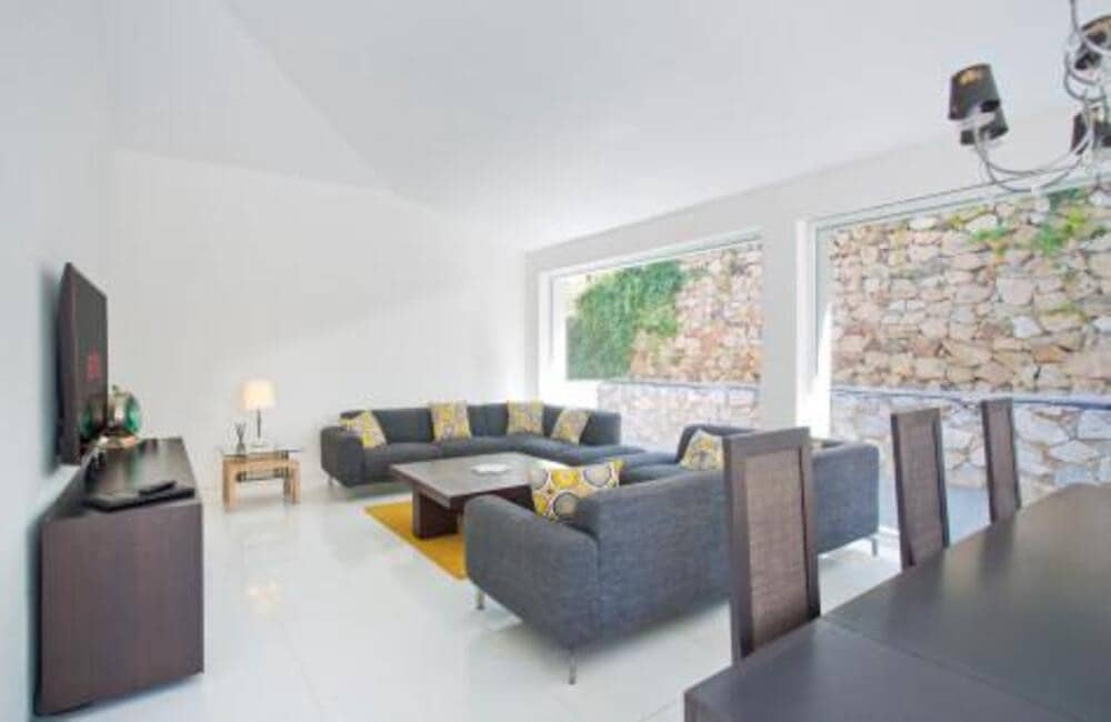 6 bedroom Villa for rent in Marbella with pool garage - € 15,000 (Ref: 9956703)