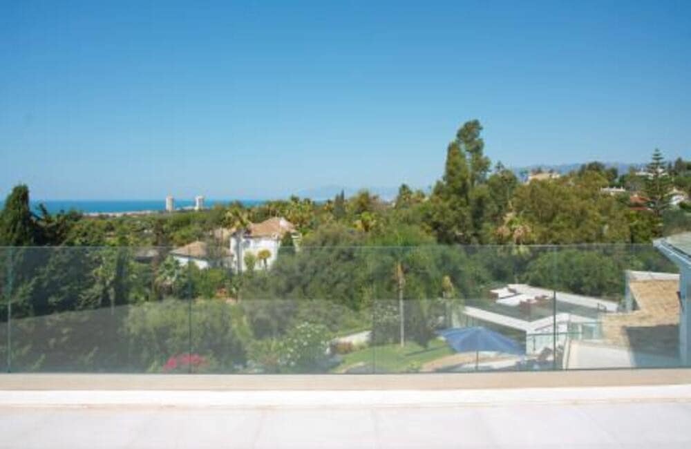 6 bedroom Villa for rent in Marbella with pool garage - € 15,000 (Ref: 9956703)