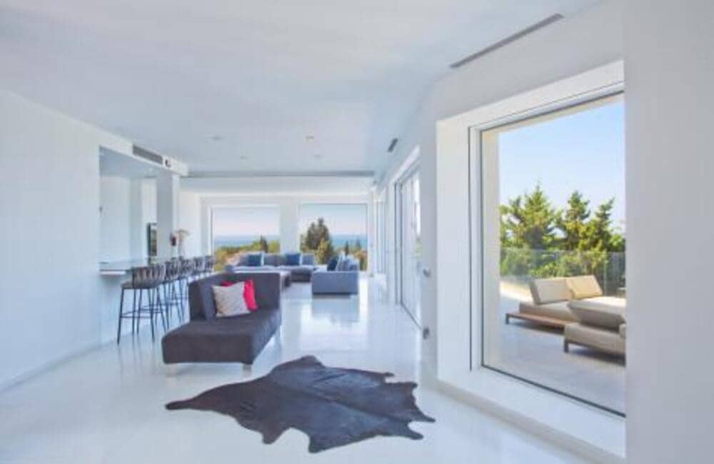 6 bedroom Villa for rent in Marbella with pool garage - € 15,000 (Ref: 9956703)