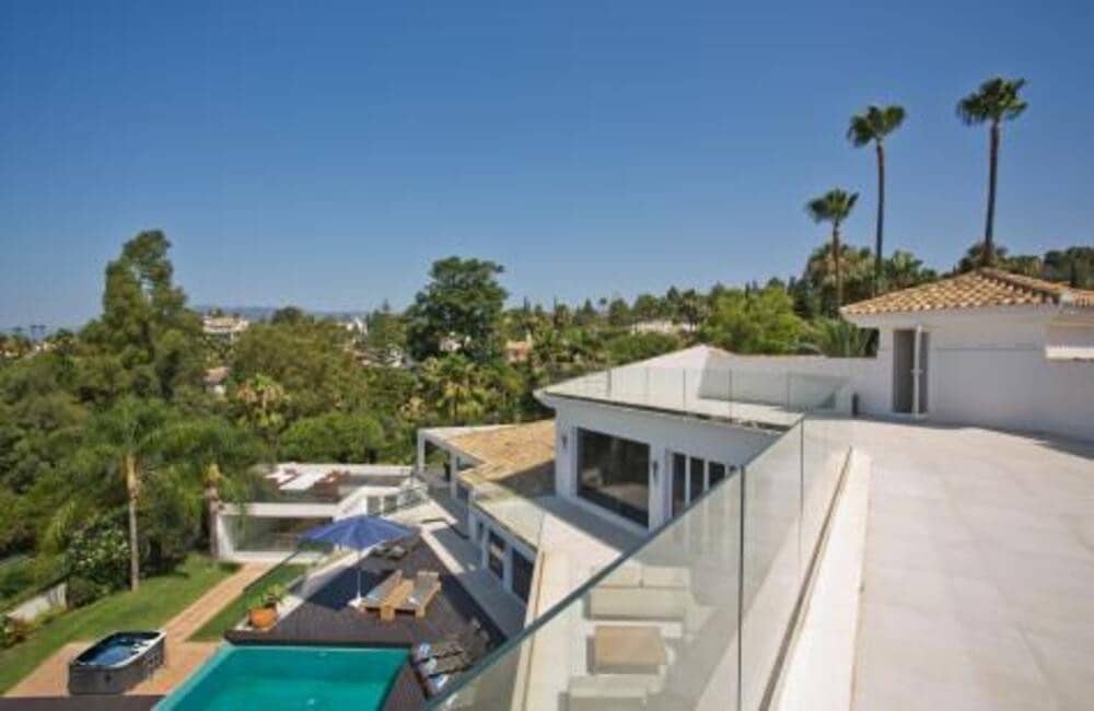 6 bedroom Villa for rent in Marbella with pool garage - € 15,000 (Ref: 9956703)