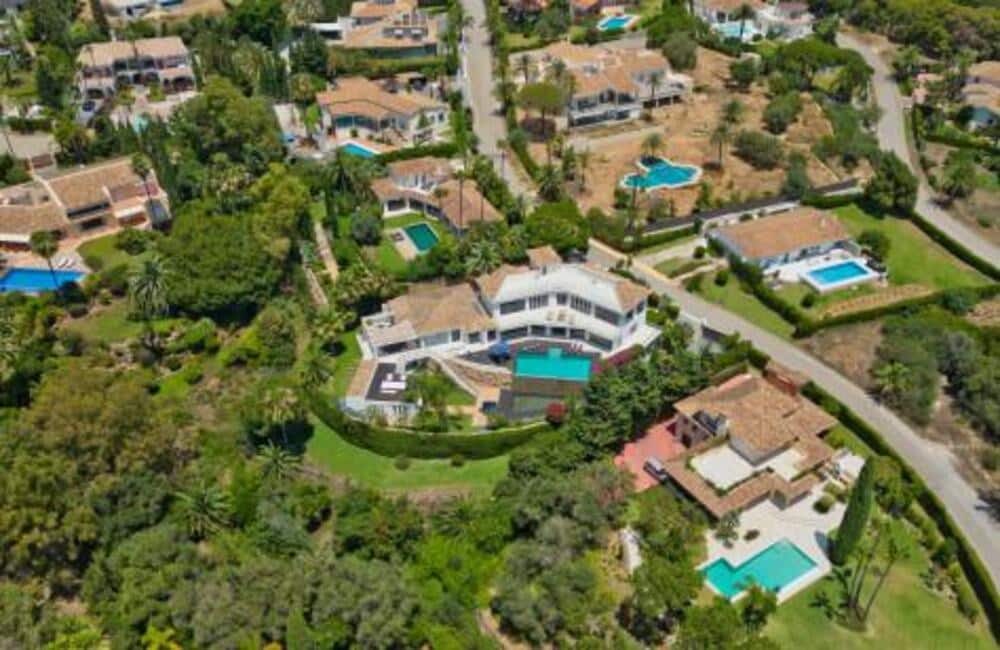 6 bedroom Villa for rent in Marbella with pool garage - € 15,000 (Ref: 9956703)