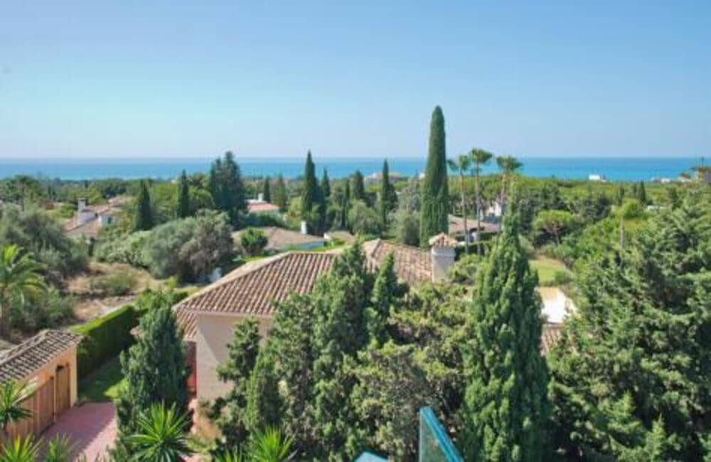 6 bedroom Villa for rent in Marbella with pool garage - € 15,000 (Ref: 9956703)