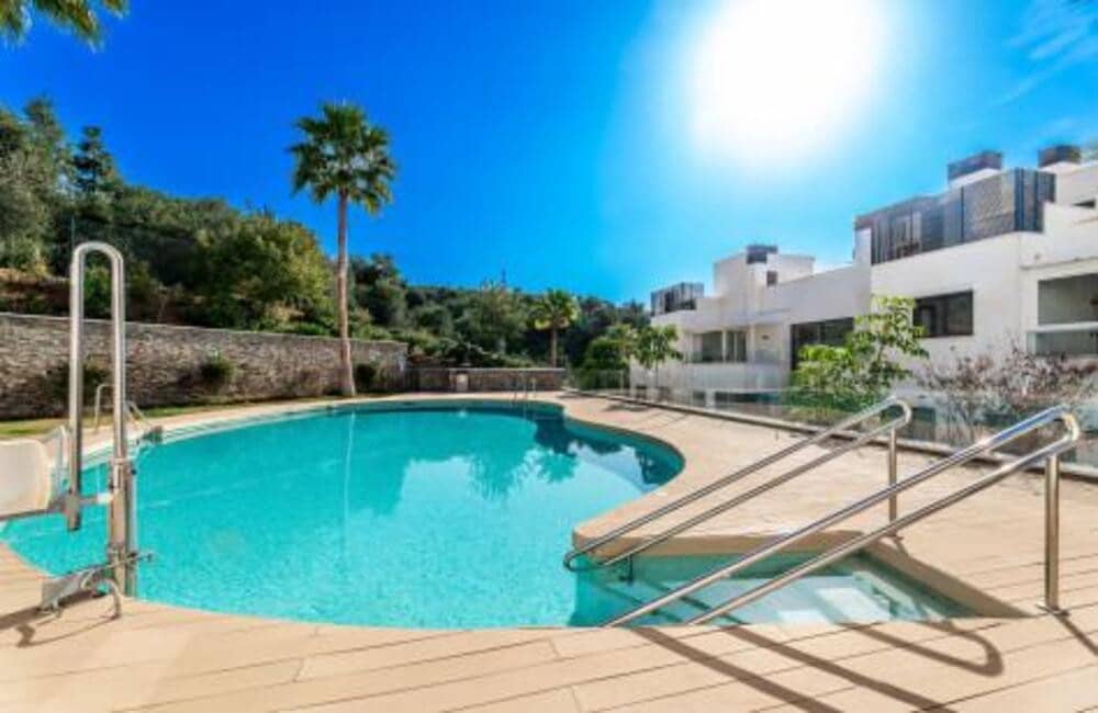 2 soveværelse Lejlighed til leje i Marbella med swimmingpool garage - € 2.300 (Ref: 9959026)