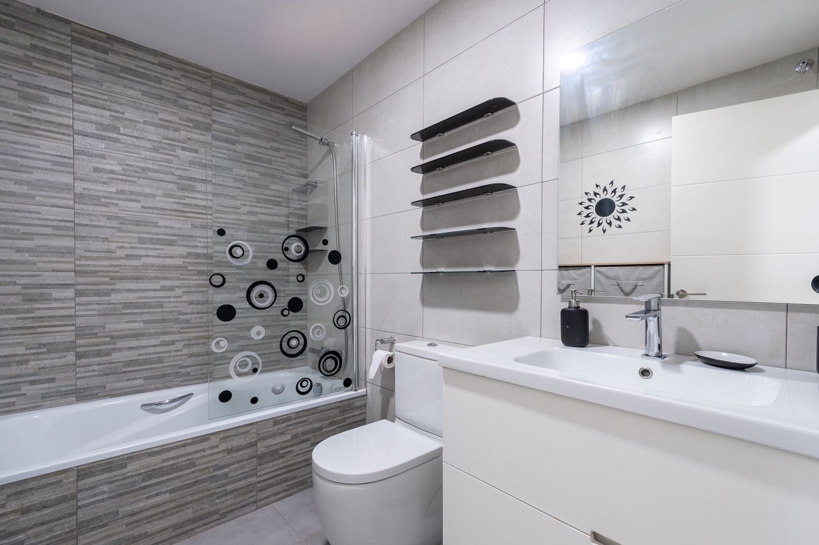2 soveværelse Lejlighed til leje i Marbella med swimmingpool garage - € 2.300 (Ref: 9959026)