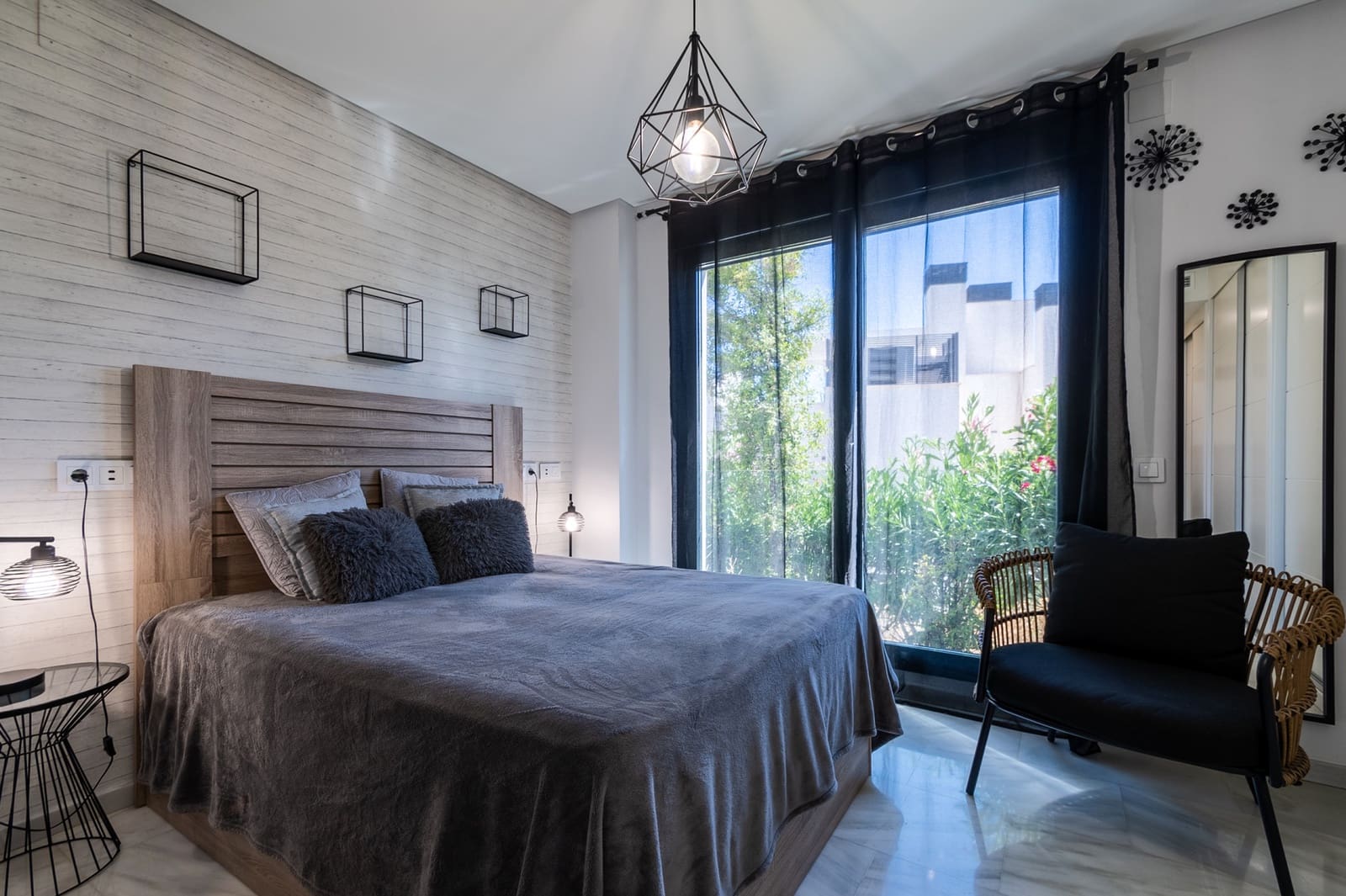 2 soveværelse Lejlighed til leje i Marbella med swimmingpool garage - € 2.300 (Ref: 9959026)