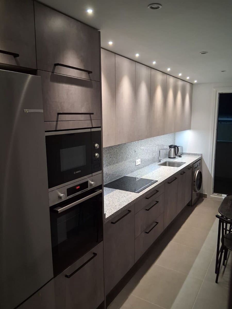 3 soverom Leilighet til leie i Estepona med garasje - € 2 200 (Ref: 9959027)