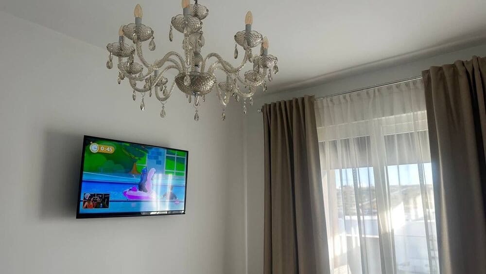 3 soverom Leilighet til leie i Estepona med garasje - € 2 200 (Ref: 9959027)