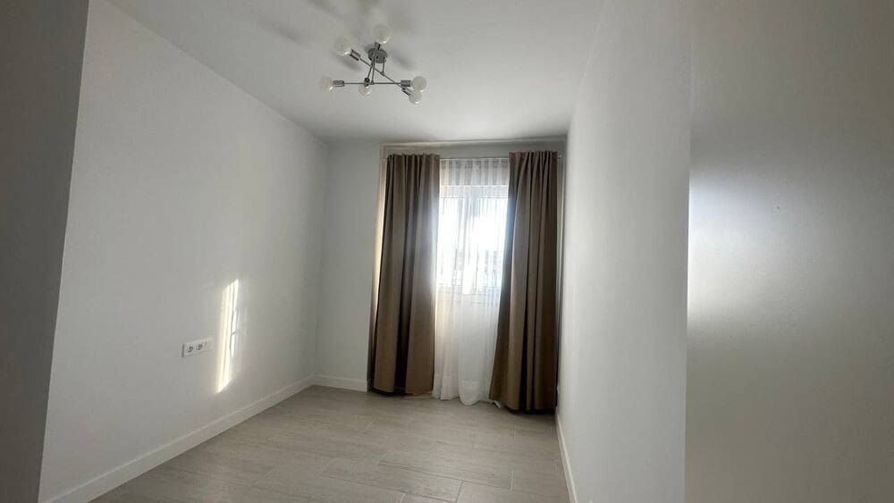 3 soverom Leilighet til leie i Estepona med garasje - € 2 200 (Ref: 9959027)