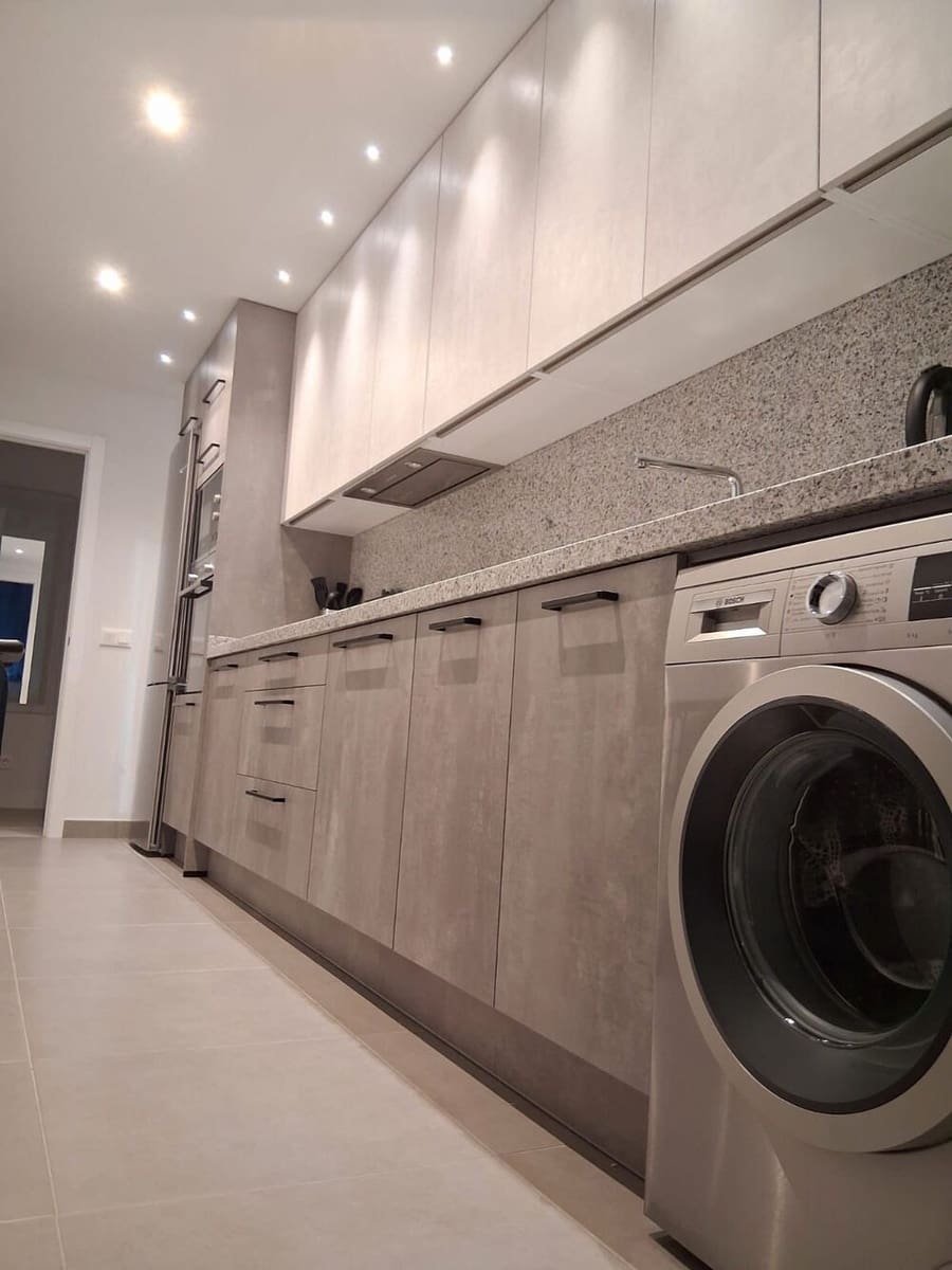 3 soverom Leilighet til leie i Estepona med garasje - € 2 200 (Ref: 9959027)
