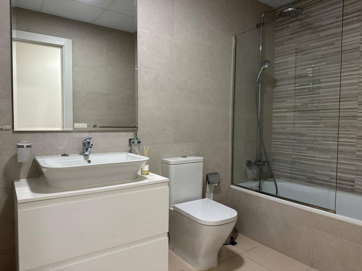 3 bedroom Apartment for rent in Marbella with pool - € 2,200 (Ref: 9959028)