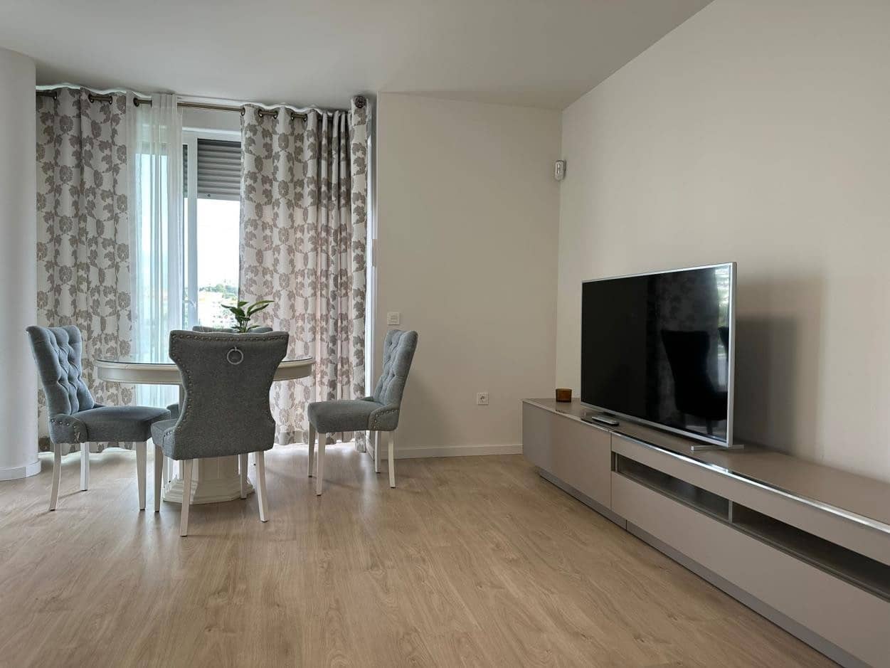 3 bedroom Apartment for rent in Marbella with pool - € 2,200 (Ref: 9959028)
