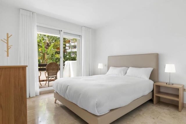 3 bedroom Apartment for rent in La Concha - Resina Golf, Estepona with pool garage - € 2,400 (Ref: 9961912)