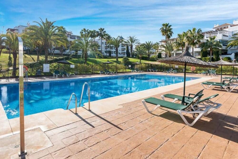 3 bedroom Apartment for rent in Estepona with pool garage - € 2,400 (Ref: 9961912)