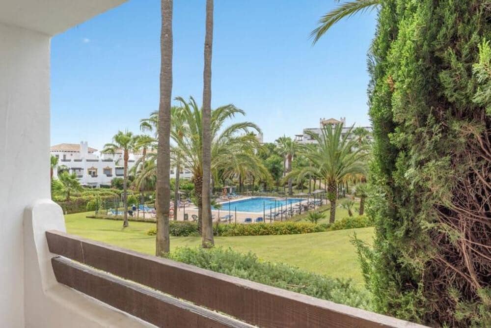 3 bedroom Apartment for rent in Estepona with pool garage - € 2,400 (Ref: 9961912)
