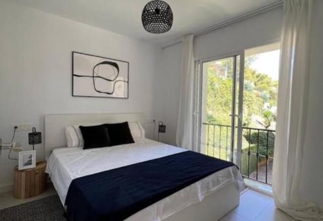 Ático de 4 habitaciones en La Quinta, Benahavís en alquiler con piscina garaje - 4.200 € (Ref: 9964605)