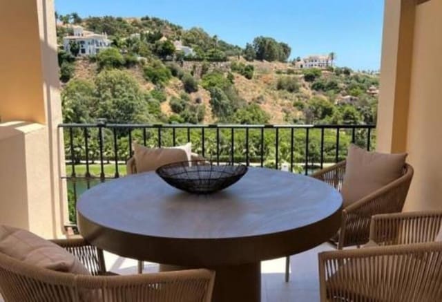 Ático de 4 habitaciones en La Quinta, Benahavís en alquiler con piscina garaje - 4.200 € (Ref: 9964605)